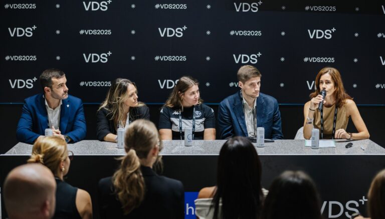 Alberto Chilet, Director de comunicación del Valencia Basket, Ruth García, Consejera Directora general del Levante UD femenino y ex-futbolista, Monserrate Hernández, Director de Comunicación, Marketing y Relaciones Institucionales del Elche CF y María Vidal, jugadora del Club Rugby Turia.